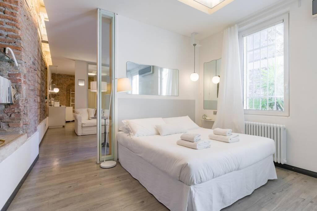 Punto Luce In Center Of Apartment Verona